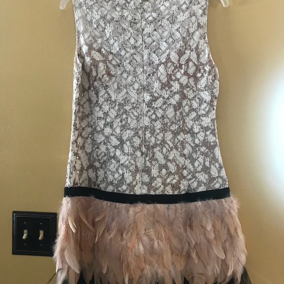 Akira 20’s style sequin & feather dress - Picture 2 of 3